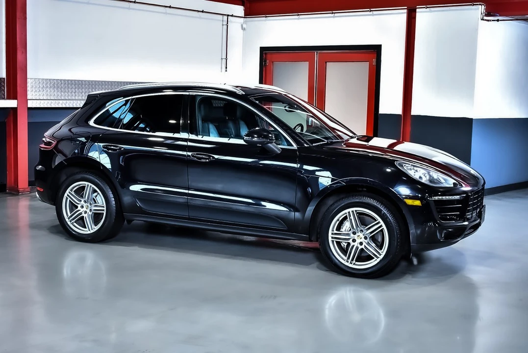 2016 Porsche Macan S - Image 12 of 30