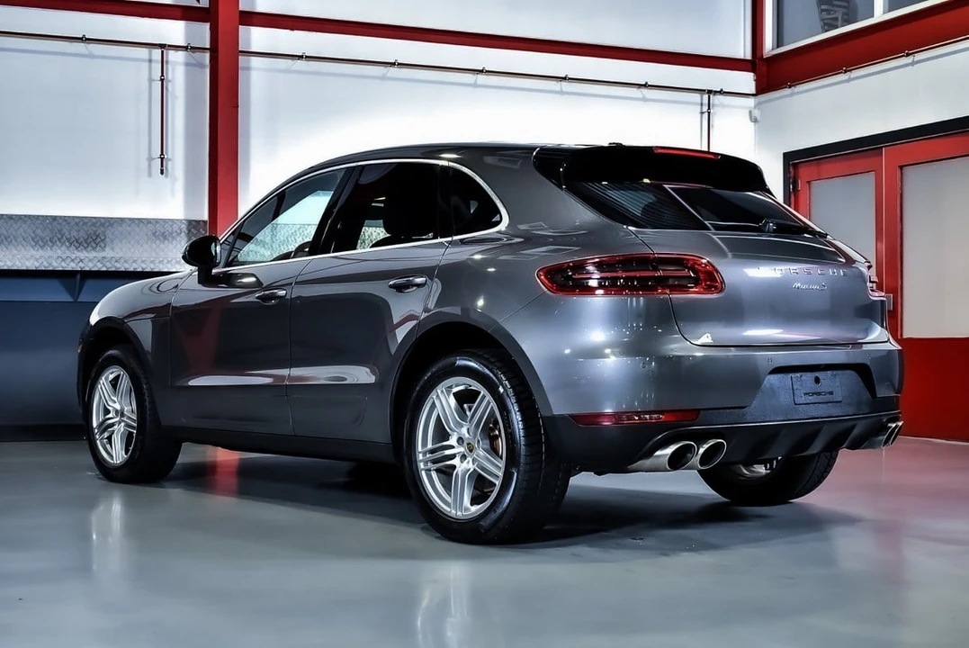 2016 Porsche Macan S - Image 17 of 30