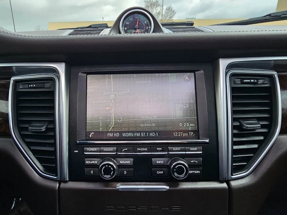 2016 Porsche Macan S - Image 12 of 15
