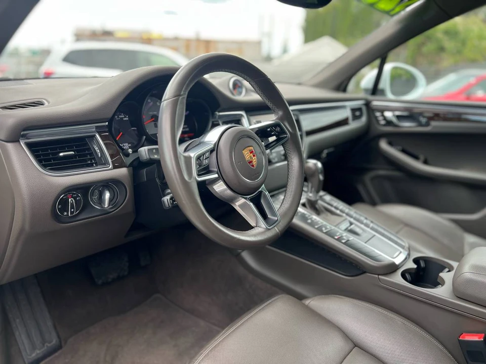 2016 Porsche Macan S - Image 9 of 20