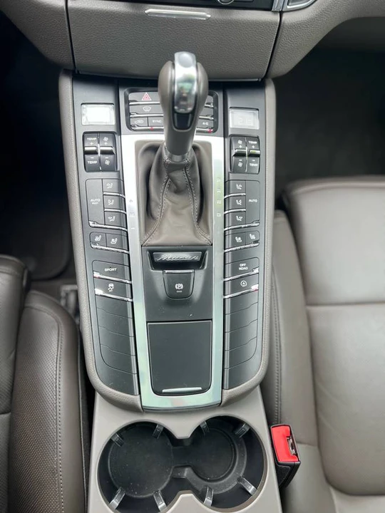 2016 Porsche Macan S - Image 15 of 20