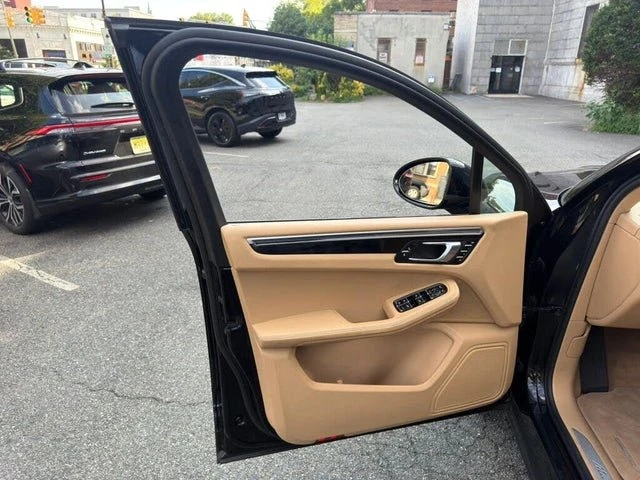 2016 Porsche Macan S - Image 18 of 20