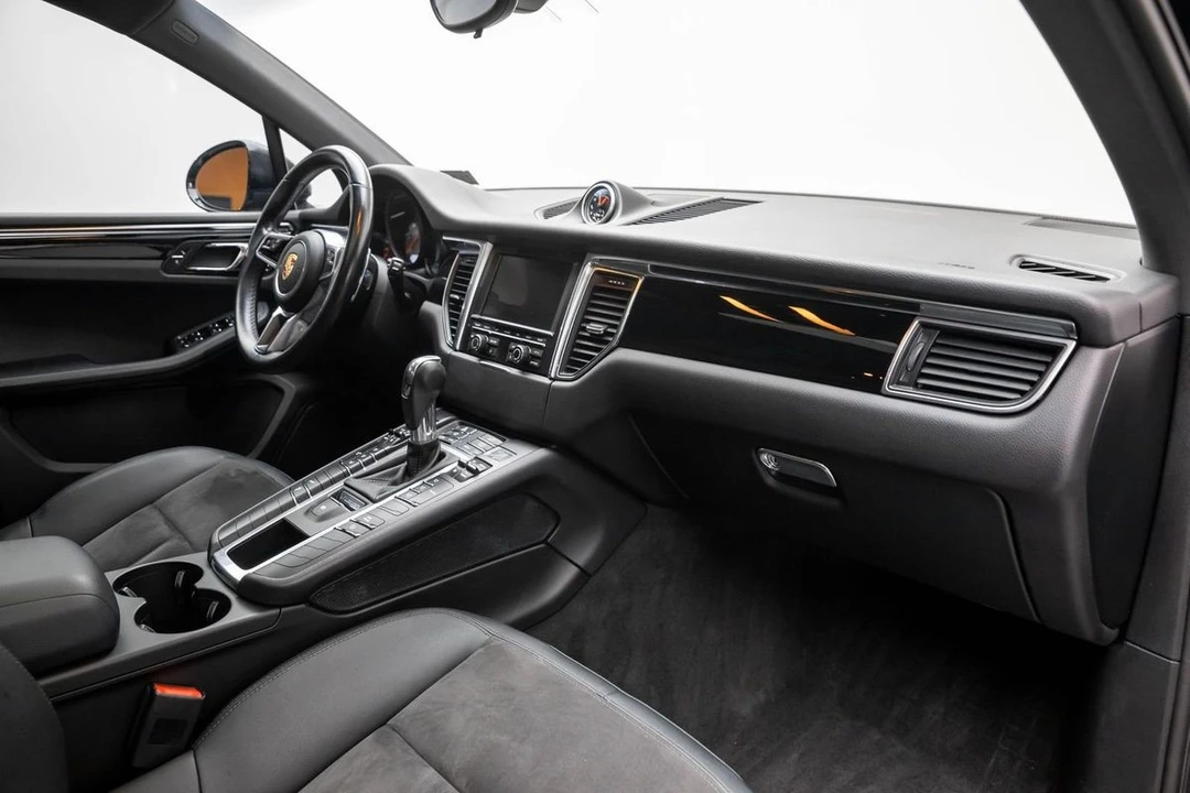 2016 Porsche Macan S - Image 23 of 31
