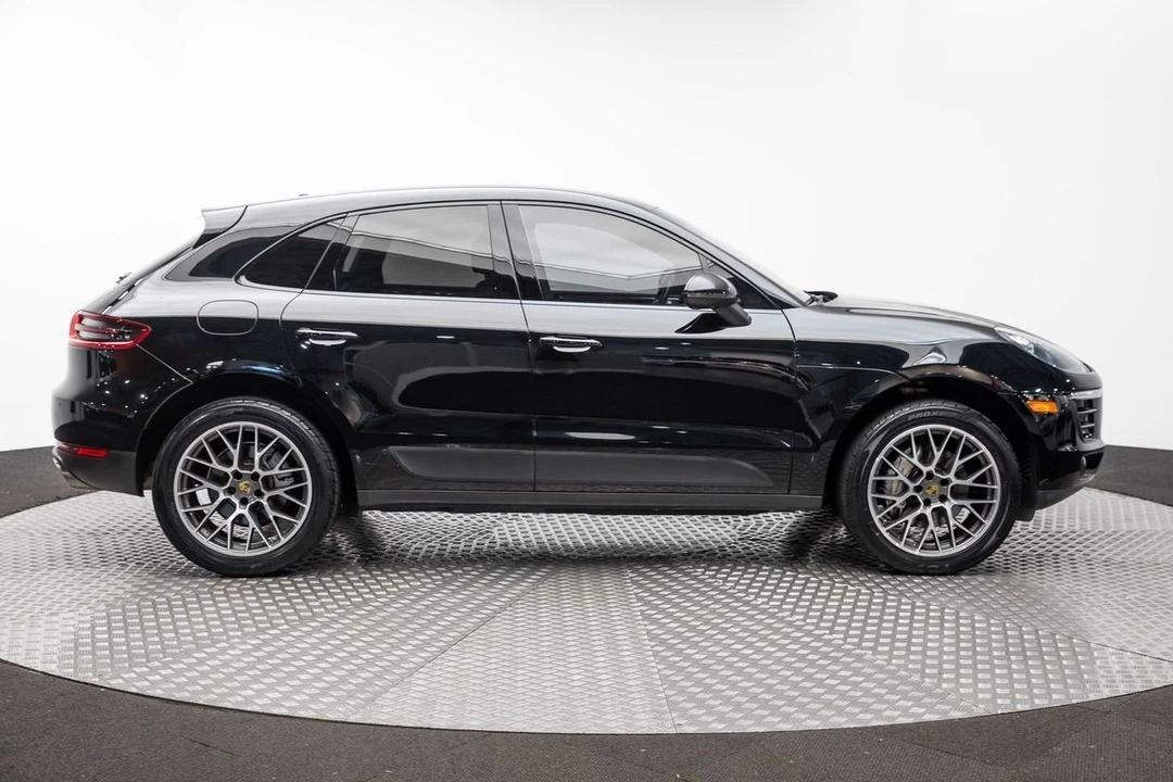 2016 Porsche Macan S - Image 8 of 12