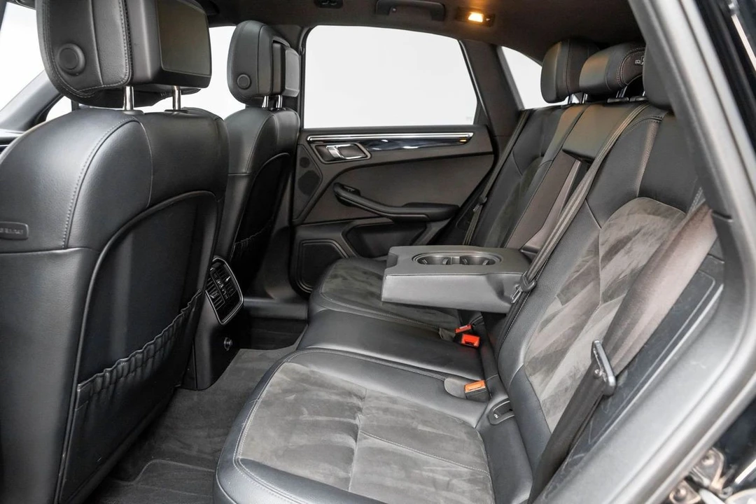2016 Porsche Macan S - Image 16 of 31