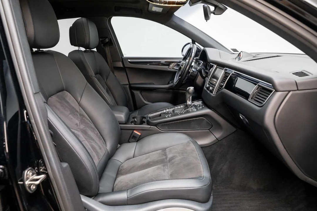 2016 Porsche Macan S - Image 14 of 31