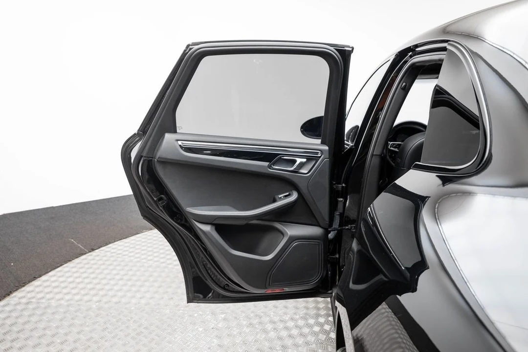 2016 Porsche Macan S - Image 12 of 21
