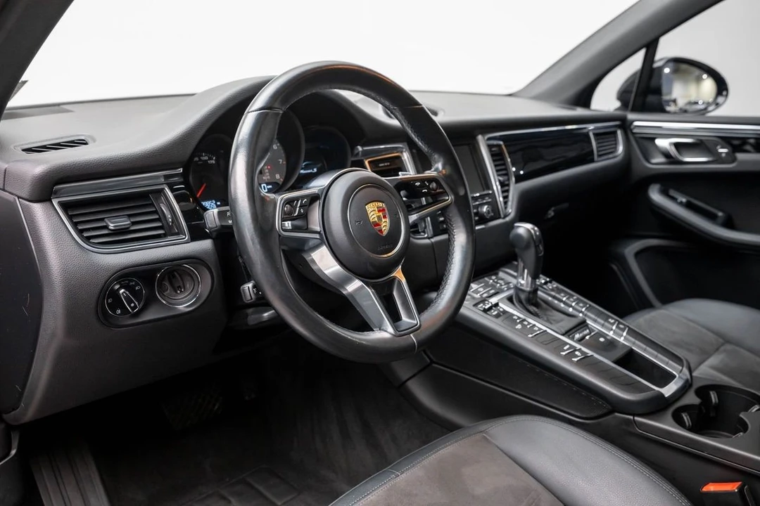 2016 Porsche Macan S - Image 22 of 31