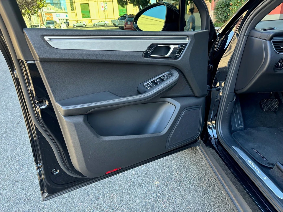 2016 Porsche Macan S - Image 13 of 19