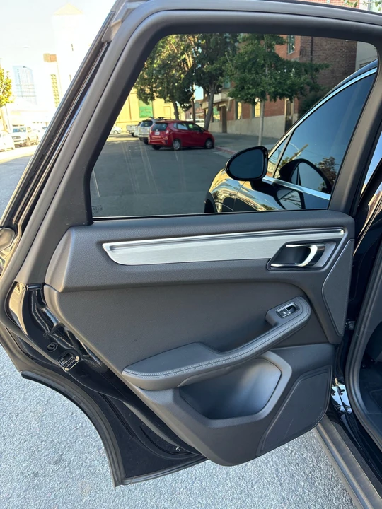 2016 Porsche Macan S - Image 14 of 19