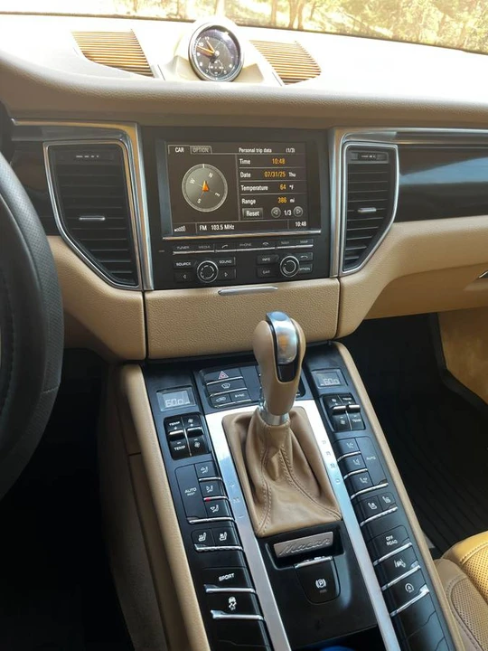 2016 Porsche Macan S - Image 14 of 24