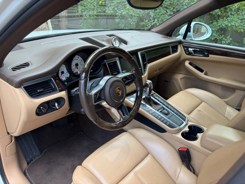 2016 Porsche Macan S - Image 2 of 2