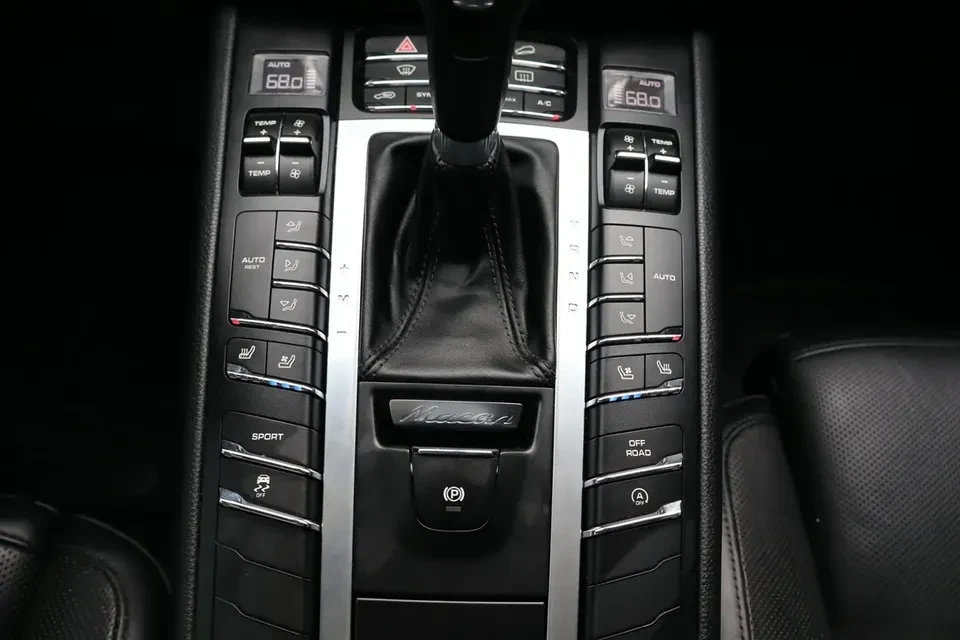 2016 Porsche Macan S - Image 9 of 15