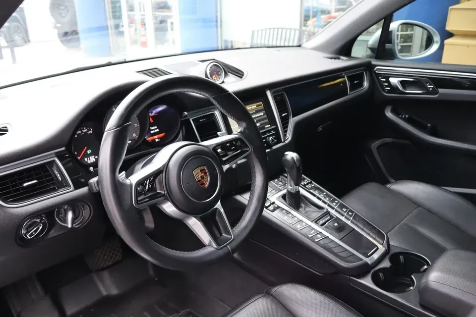2016 Porsche Macan S - Image 11 of 15