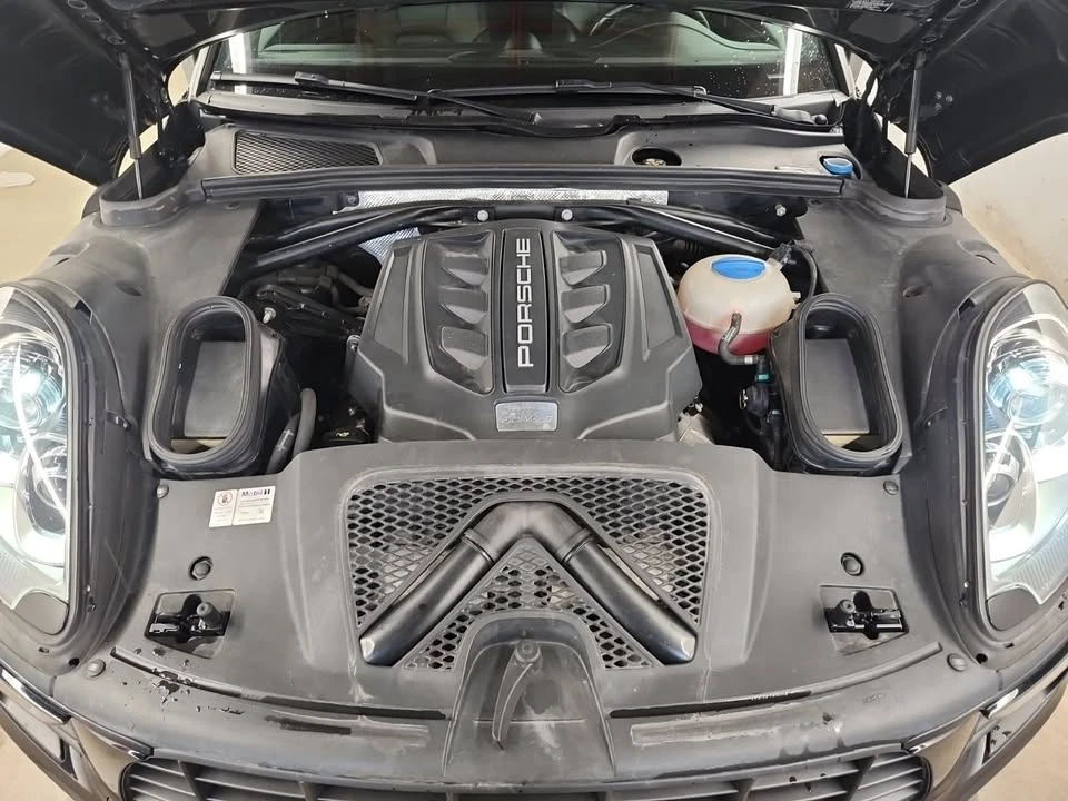 2016 Porsche Macan S - Image 9 of 10