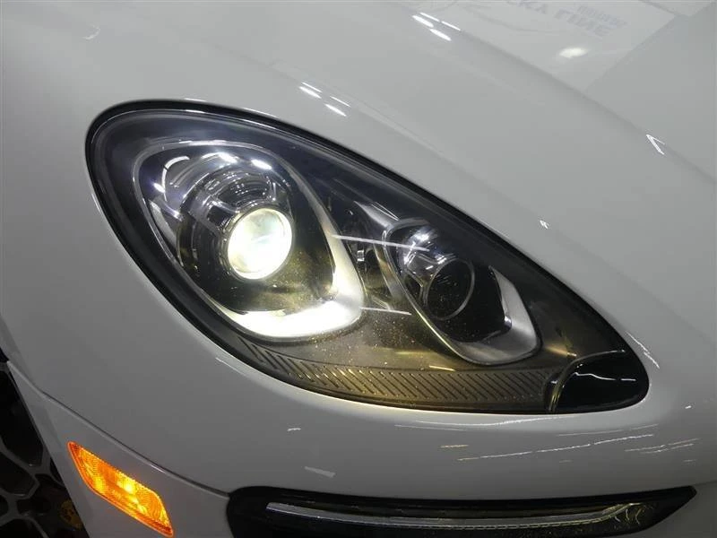2016 Porsche Macan S - Image 15 of 20
