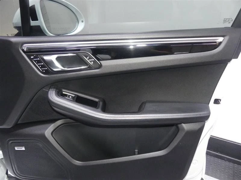 2016 Porsche Macan S - Image 19 of 20