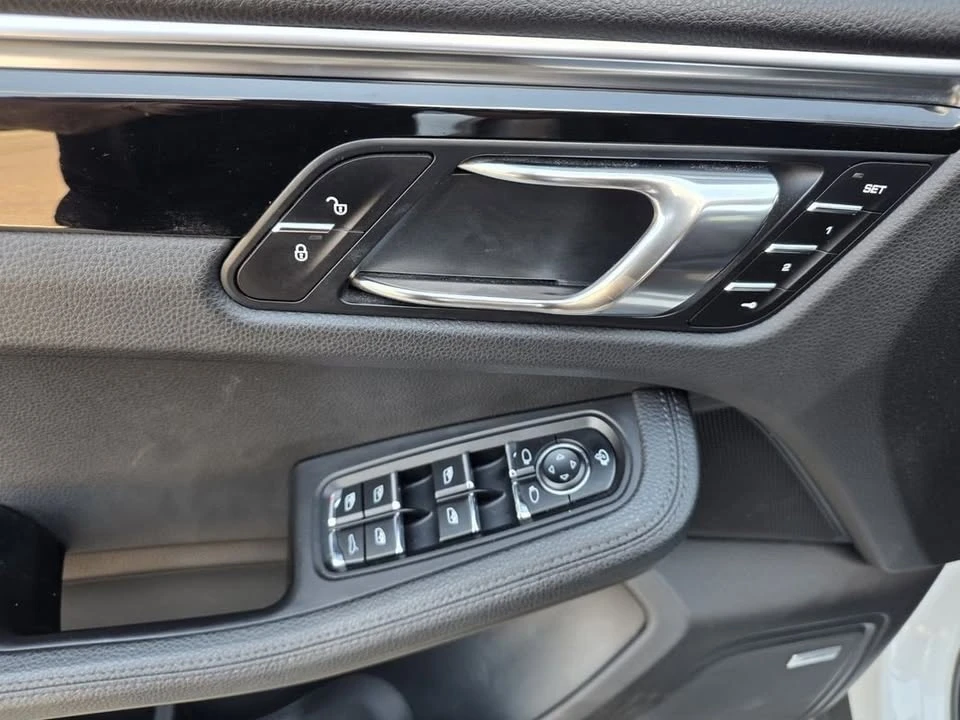 2016 Porsche Macan S - Image 18 of 20