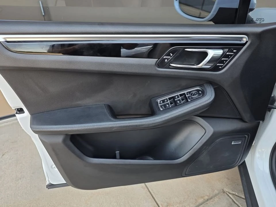 2016 Porsche Macan S - Image 17 of 20