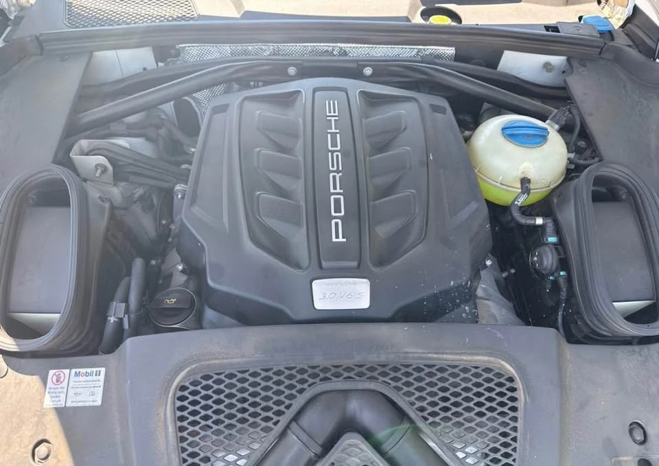 2016 Porsche Macan S - Image 13 of 20