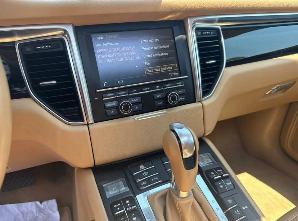 2016 Porsche Macan S - Image 11 of 20