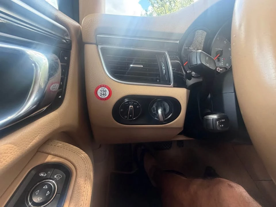 2016 Porsche Macan S - Image 19 of 20