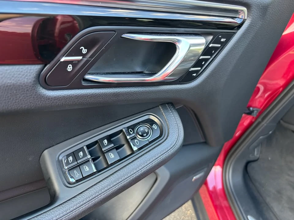 2016 Porsche Macan S - Image 12 of 20