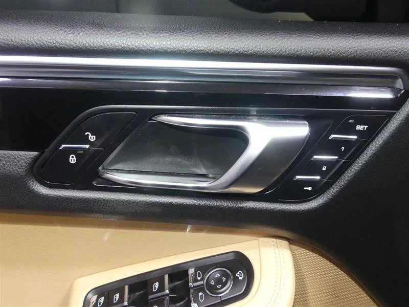 2016 Porsche Macan S - Image 19 of 20