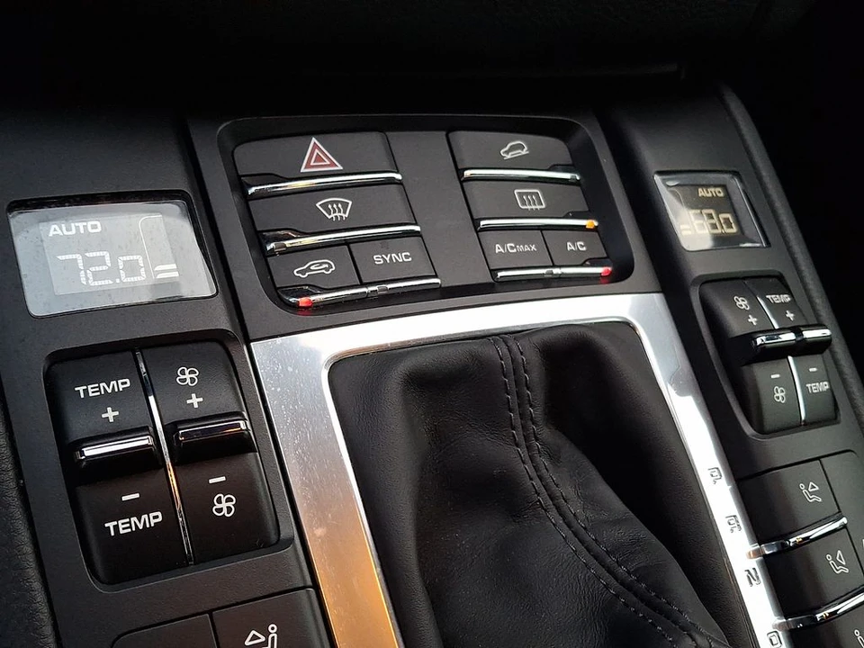 2016 Porsche Macan S - Image 13 of 31