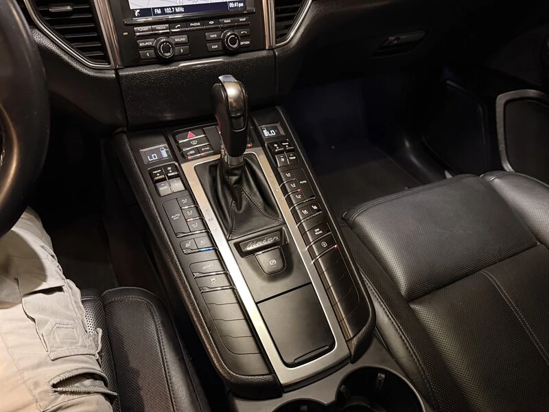 2016 Porsche Macan S - Image 30 of 31