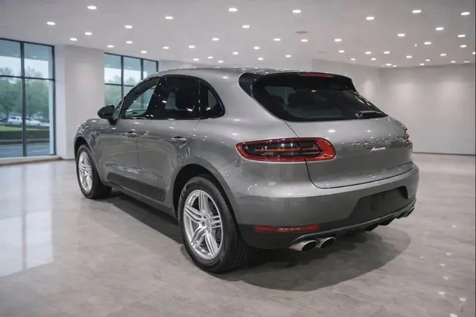 2016 Porsche Macan S - Image 2 of 2