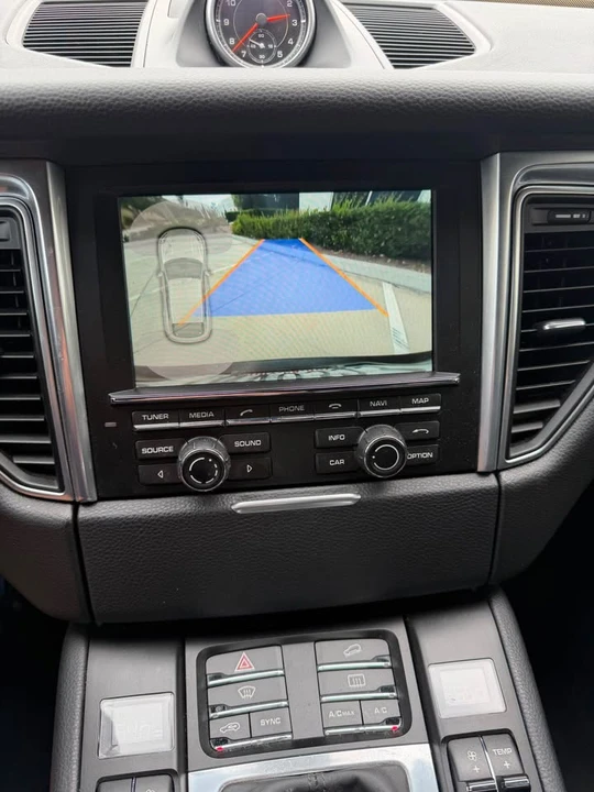 2016 Porsche Macan S - Image 14 of 19