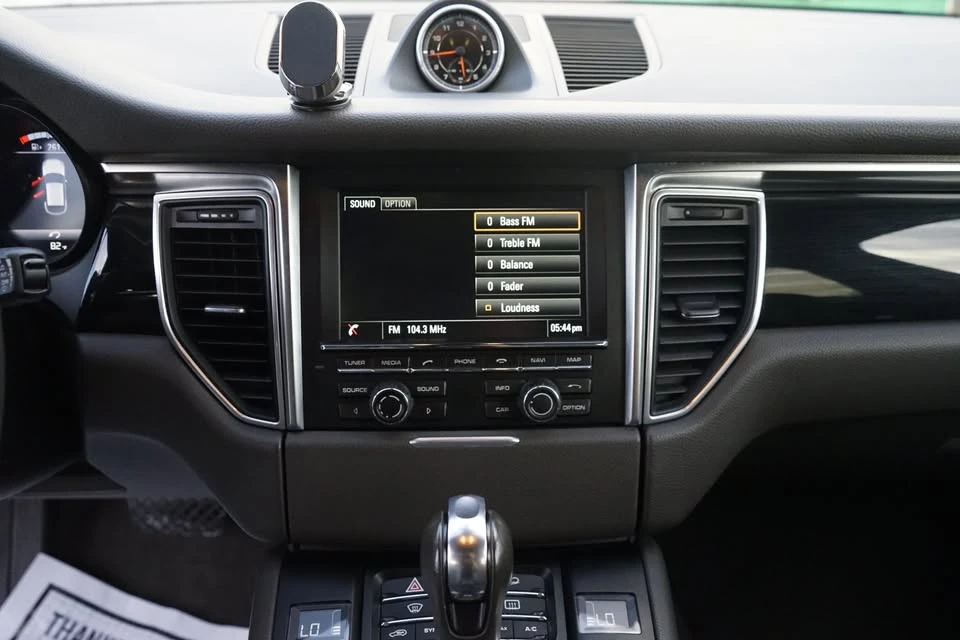 2016 Porsche Macan S - Image 13 of 17