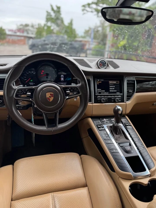 2016 Porsche Macan S - Image 11 of 16