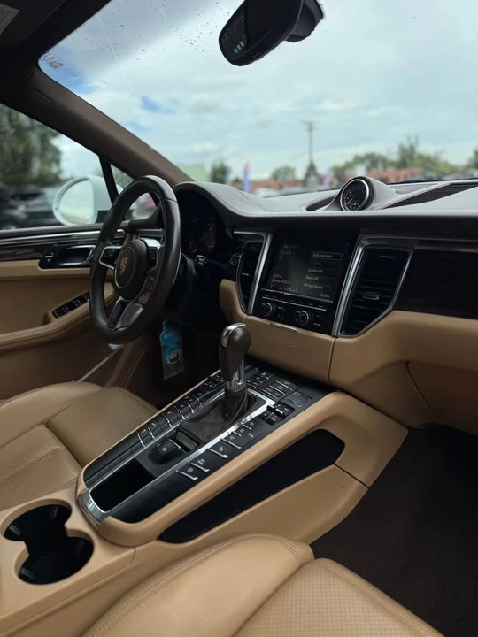 2016 Porsche Macan S - Image 13 of 16