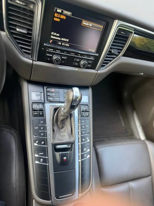 2016 Porsche Macan S - Image 8 of 11