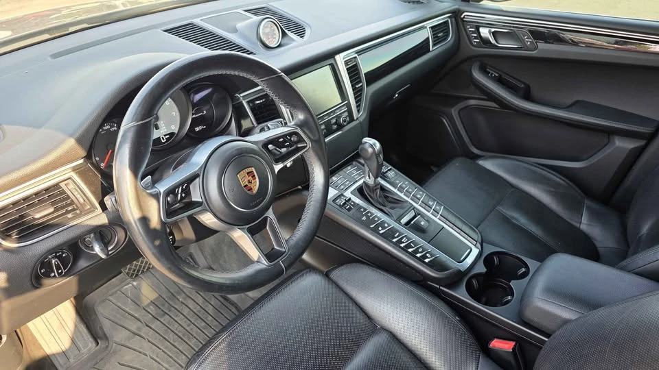 2016 Porsche Macan S - Image 10 of 18