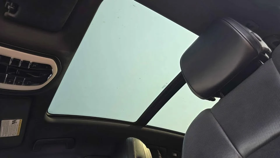 2016 Porsche Macan S - Image 17 of 18