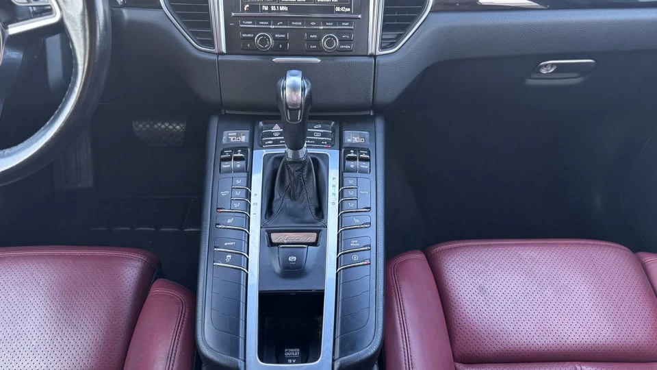 2016 Porsche Macan S - Image 17 of 20