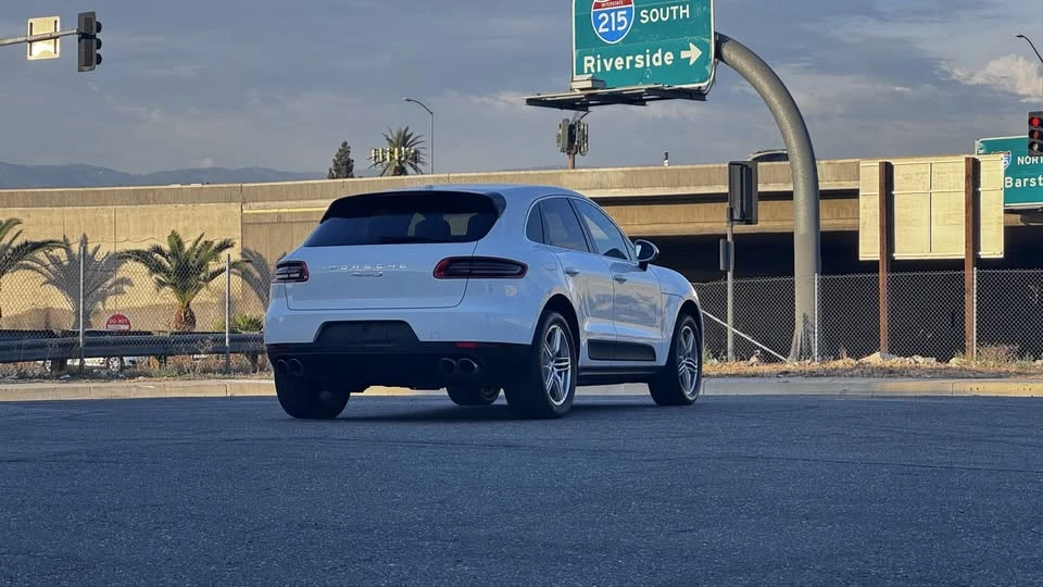 2016 Porsche Macan S - Image 19 of 20