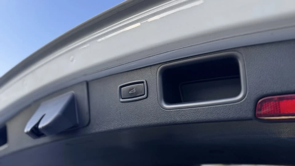 2016 Porsche Macan S - Image 9 of 20