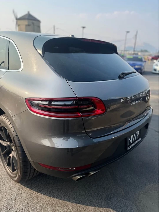2016 Porsche Macan S - Image 9 of 14