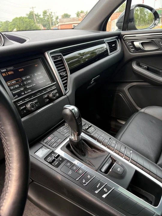 2016 Porsche Macan S - Image 9 of 15