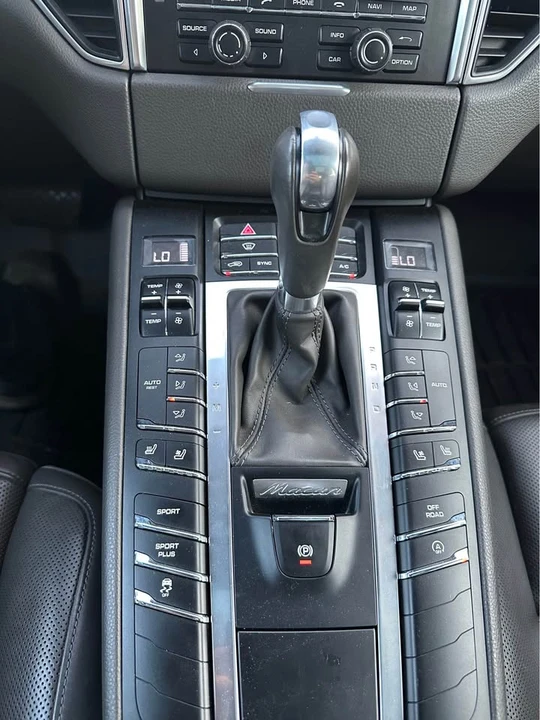 2016 Porsche Macan S - Image 17 of 20