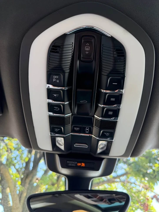 2016 Porsche Macan S - Image 16 of 18