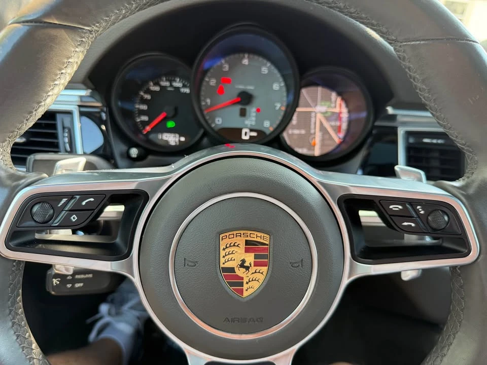 2016 Porsche Macan S - Image 11 of 18