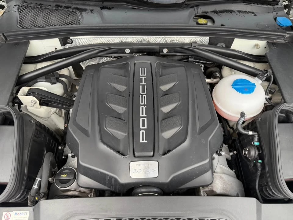 2016 Porsche Macan S - Image 2 of 20