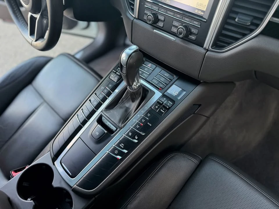 2016 Porsche Macan S - Image 13 of 20