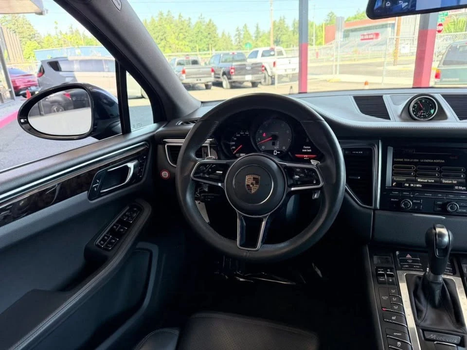 2016 Porsche Macan S - Image 10 of 20