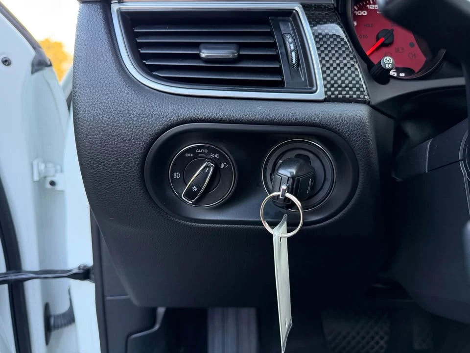 2016 Porsche Macan S - Image 18 of 20